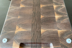 walnut-endgrain-with-feet